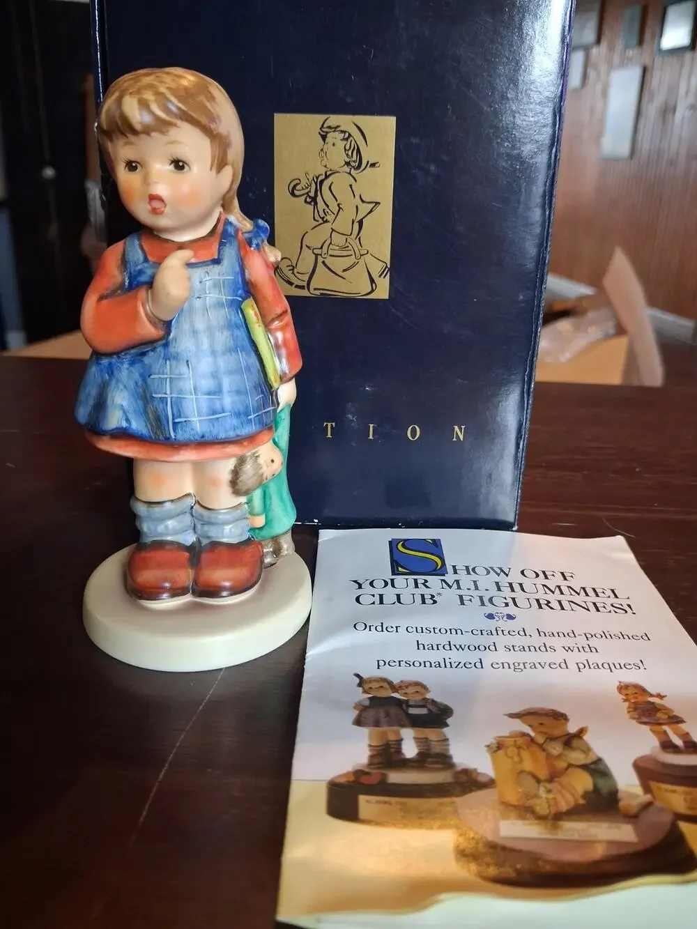 HUMMEL CLUB FIGURINE